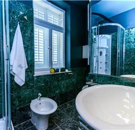 4 Bedroom Villa with Pool in Dubrovnik City, sleeps 8